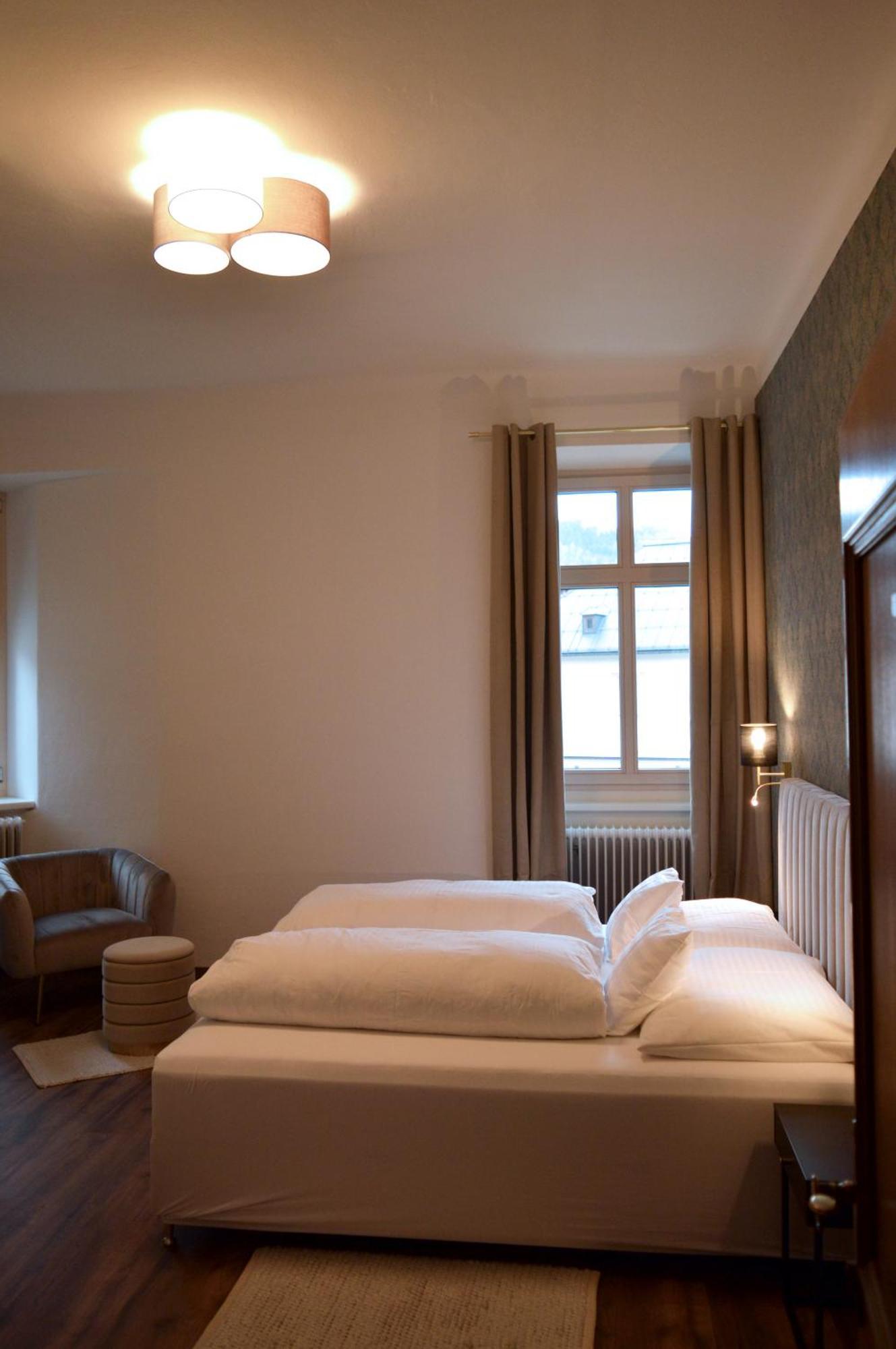 Cafe Zentral, Zimmer Mit Fruehstueck Kotschach-Mauthen Luaran gambar