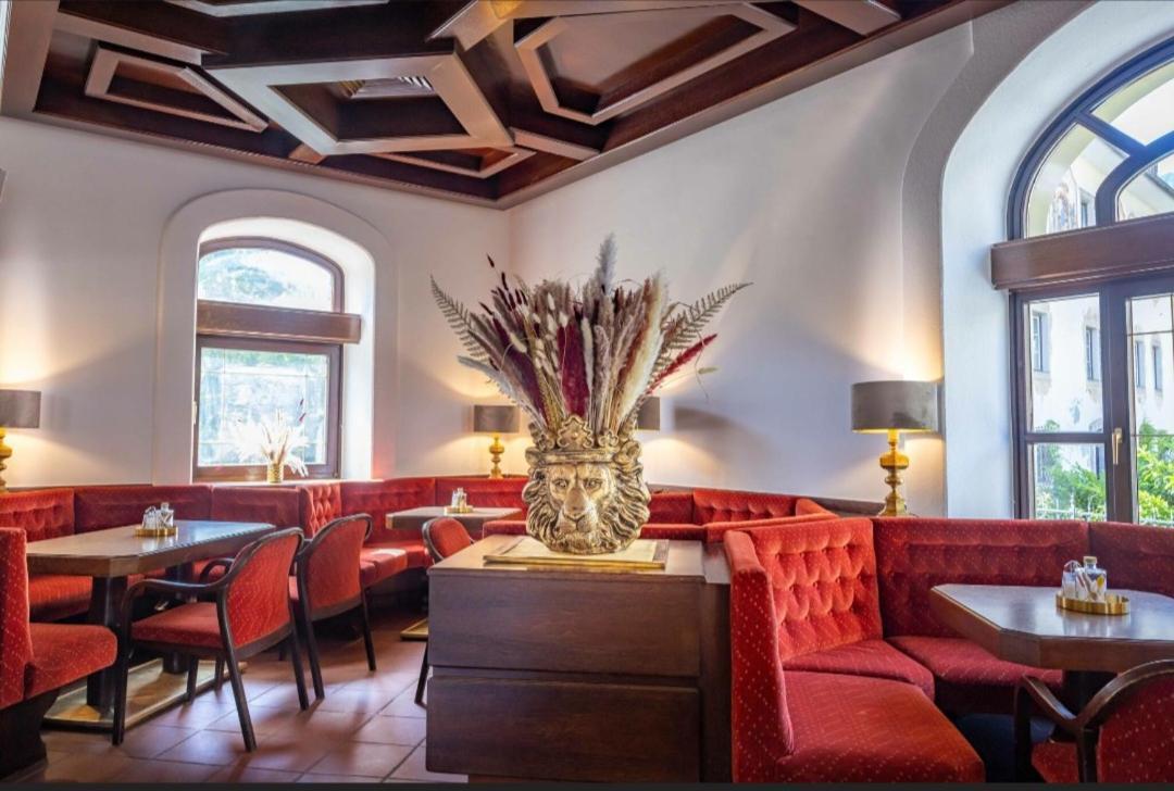 Cafe Zentral, Zimmer Mit Fruehstueck Kotschach-Mauthen Luaran gambar