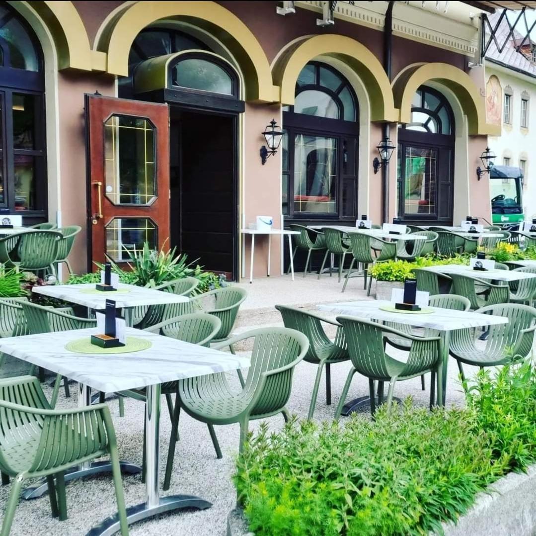 Cafe Zentral, Zimmer Mit Fruehstueck Kotschach-Mauthen Luaran gambar